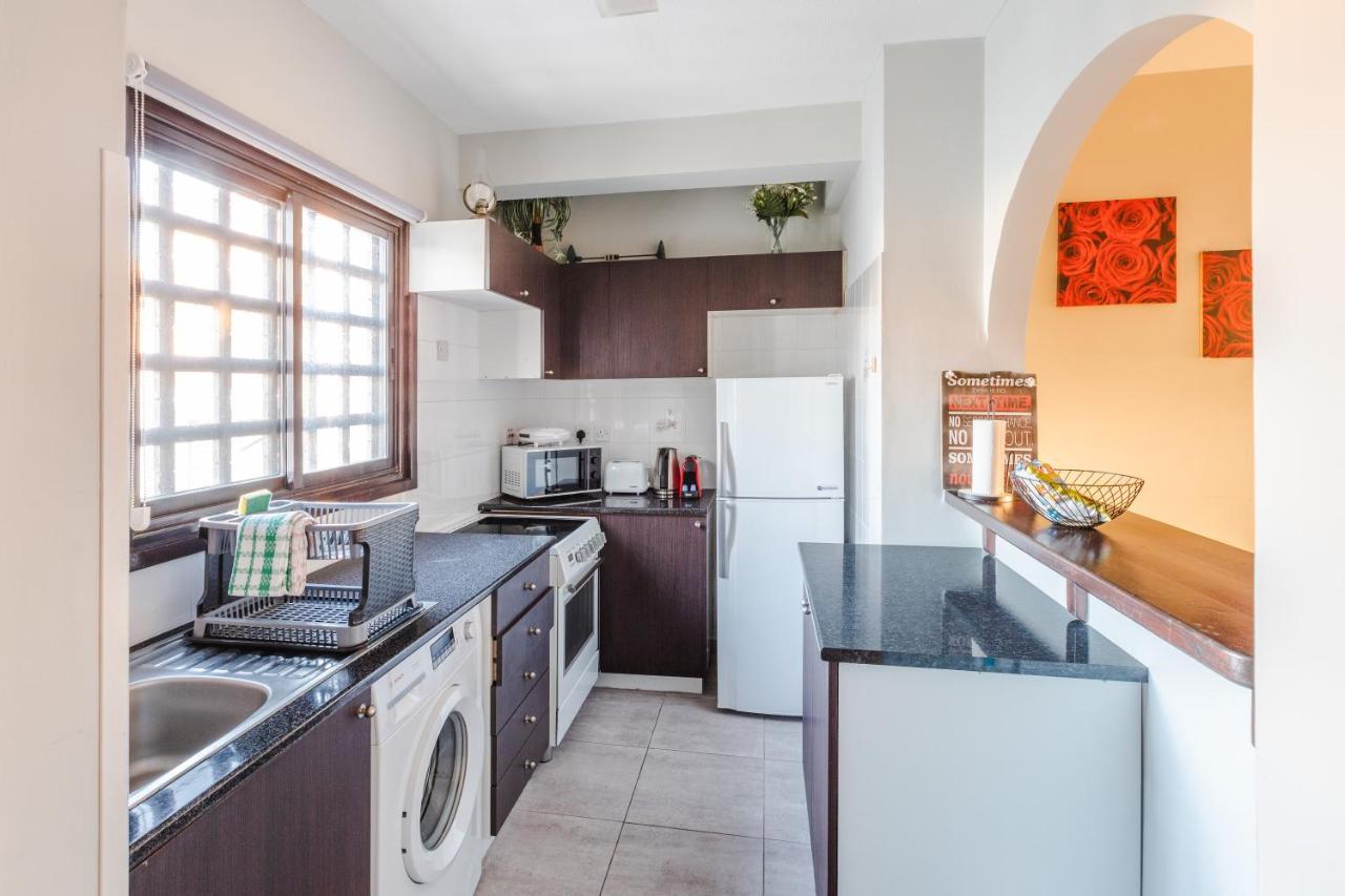 Alexis Apartments - Lovely 2-Bedroom With Swimming Pool Πάφος Εξωτερικό φωτογραφία