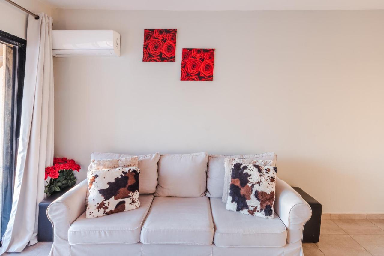 Alexis Apartments - Lovely 2-Bedroom With Swimming Pool Πάφος Εξωτερικό φωτογραφία